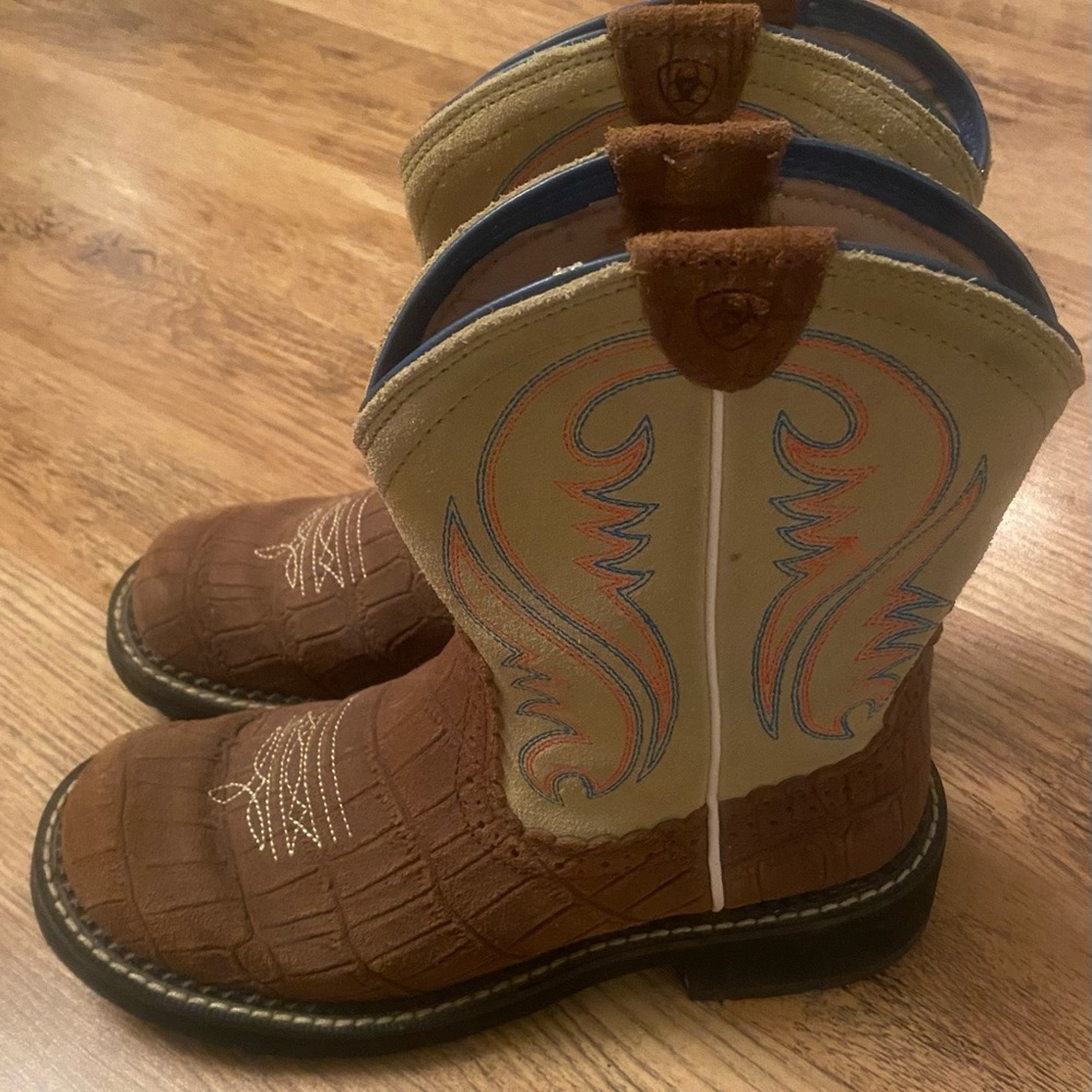 Ladies Ariat fatbaby  cowboy boots